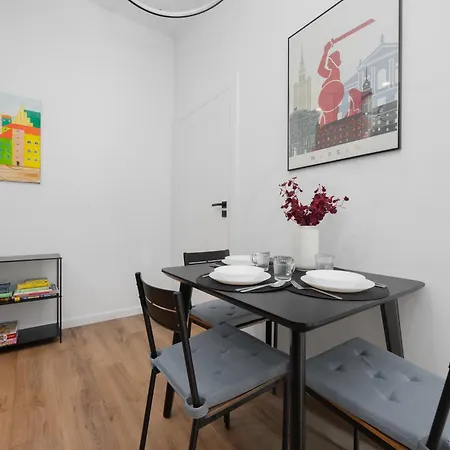 Air Conditioned With Furnished Garden In Center By Renters Prestige *