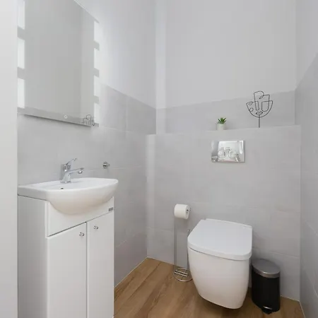 Lägenhet Air Conditioned With Furnished Garden In Center By Renters Prestige *